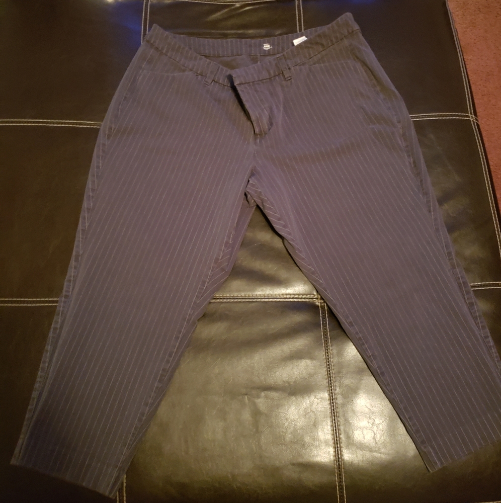 Old Navy Pixie Crop Pants